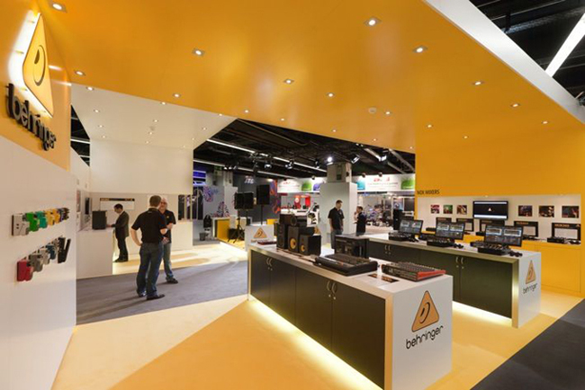 1a Main pic  Design Glow Studio-Project Kaos