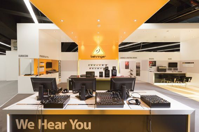 3 Design Glow Studio-Project Kaos